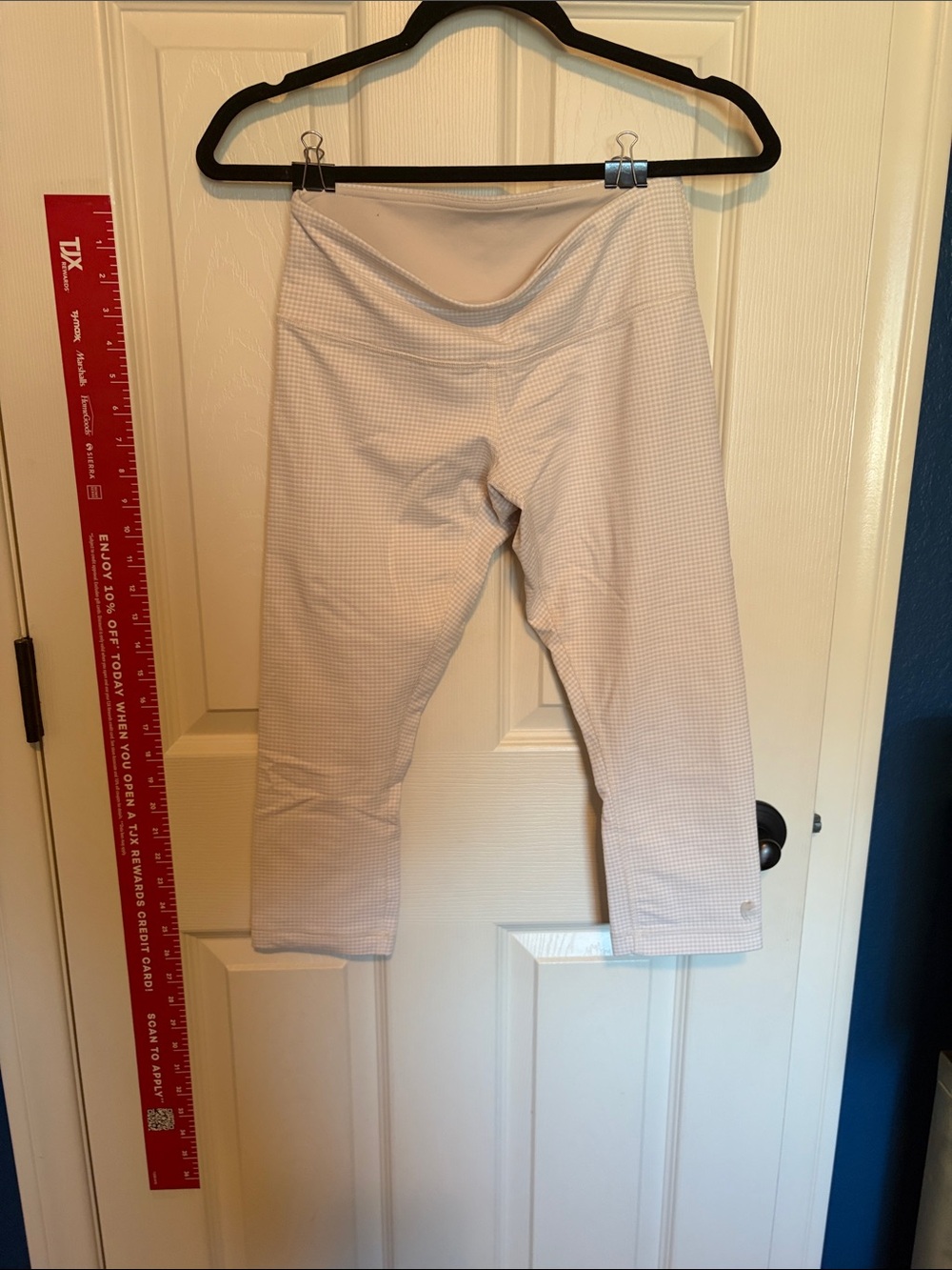 Lululemon Women’s Light Beige Active Capris - Soft Stretch Performance Bottoms